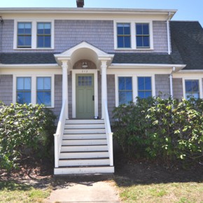 Architecturally Expanded and Updated in Arlington Architecturally Expanded and Updated in Arlington