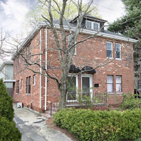 Sunny Open Floor Plan in Winchester $299,000 Sunny Open Floor Plan in Winchester $299,000