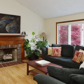 New Waltham Listing (SOLD $670,000) New Waltham Listing (SOLD $670,000)