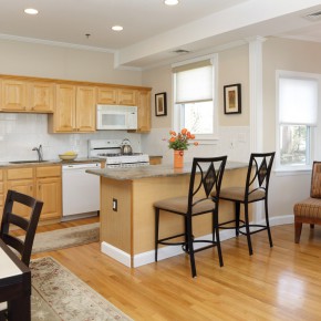 Large and Bright Stoneham Condo Large and Bright Stoneham Condo