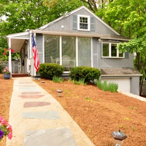 Charming and Affordable Lexington Bungalow Charming and Affordable Lexington Bungalow